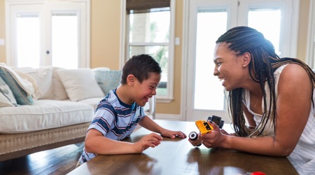 Alle verlofvormen voor ouders op een rij, van geboorte tot zorg voor kinderen