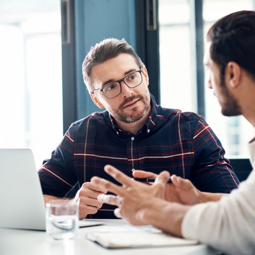 Collega's overleggen